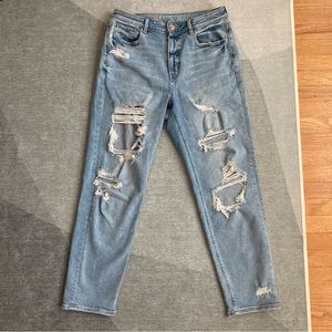 AE distressed mom jean